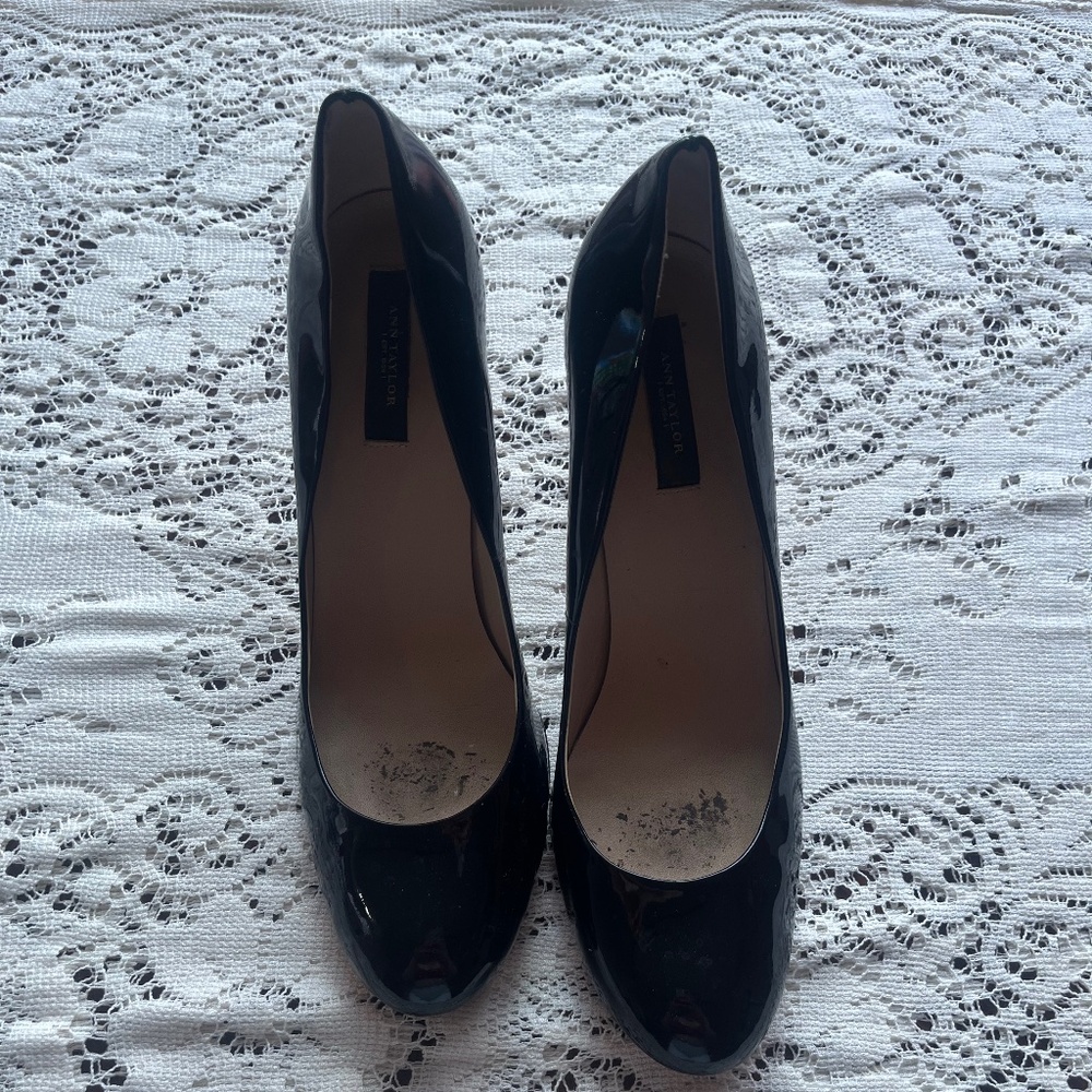 Ann Taylor Genuine Leather Black Pumps Size 8.5